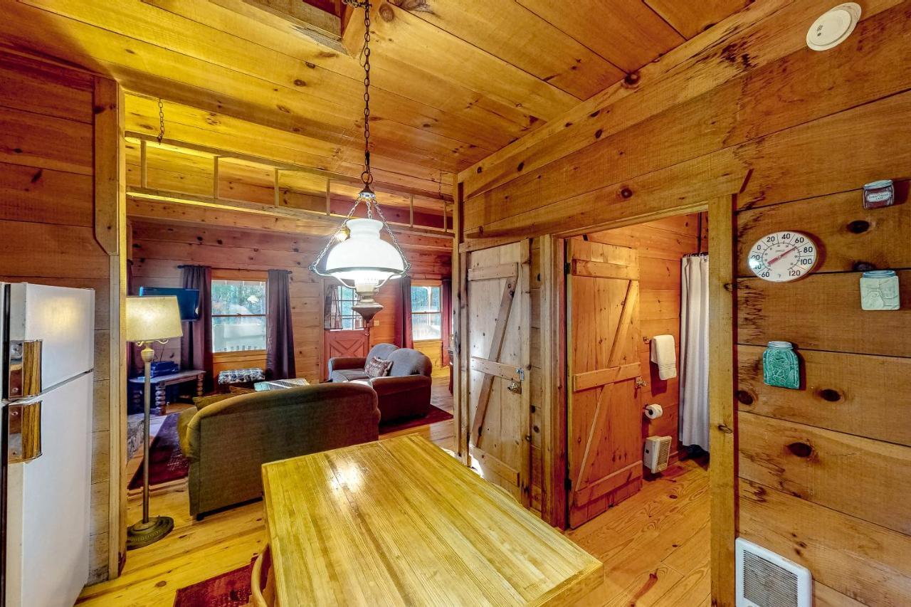 The Scaly Mountain Cabin Exterior photo