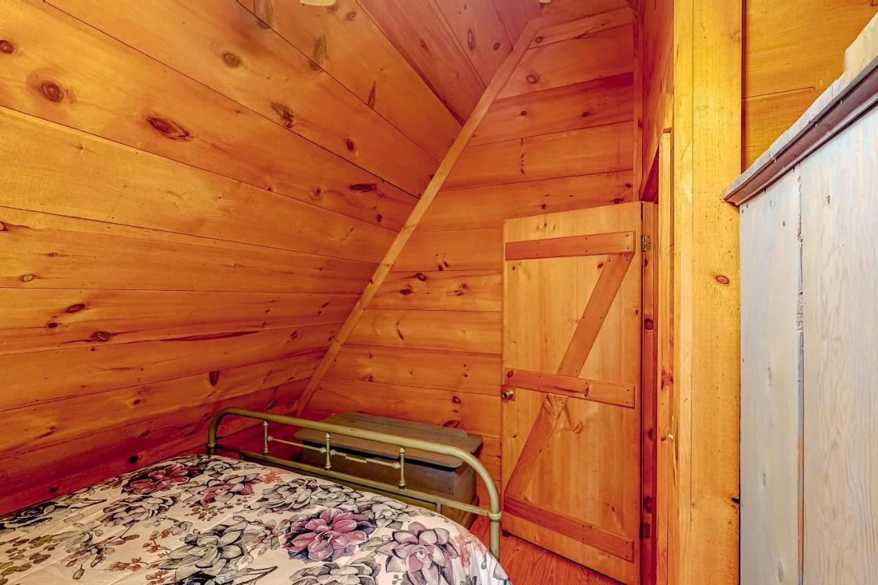 The Scaly Mountain Cabin Exterior photo